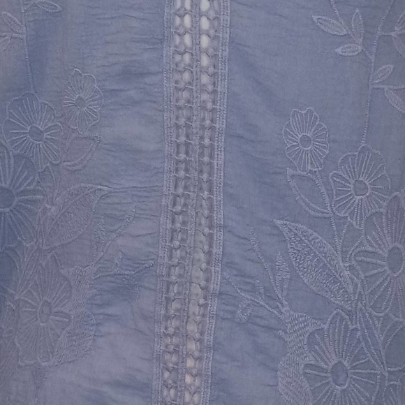 NWOT Forgotten Grace Blue V Neck Floral Embroidered Top - Picture 5 of 5